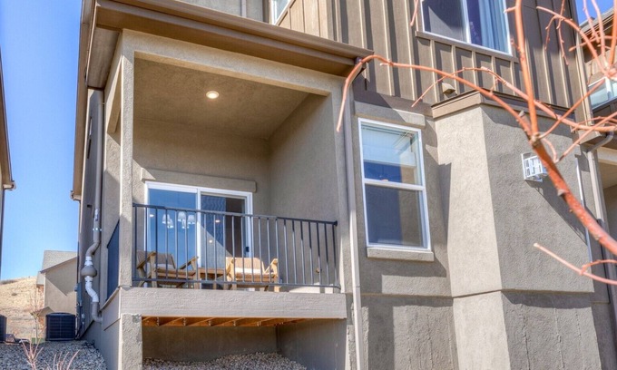 Mountain Shadows House | Luxury AFA 3 BED Getaway with Mt. Views