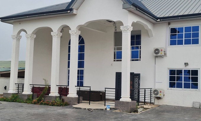 Nungua Cabin | Luxury Airbnb for your holiday enjoyment. Price display is per room.