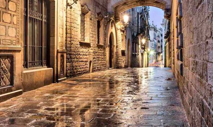 Barceloneta Apartment | Luxury Aircon Beach Apt Barcelona 31 nights plus