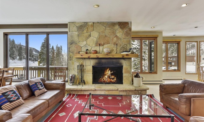 Salt Lake Mountain Resorts House | Luxury Alta Utah Home with Hot Tub, Pool Table, Game Room and Chef's Kitchen