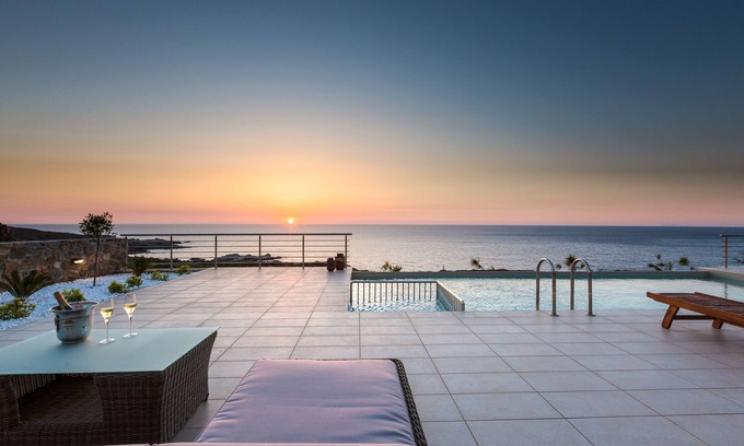 Livadia Villa | Luxury and Elegance in unspoiled nature with breathtaking sunsets