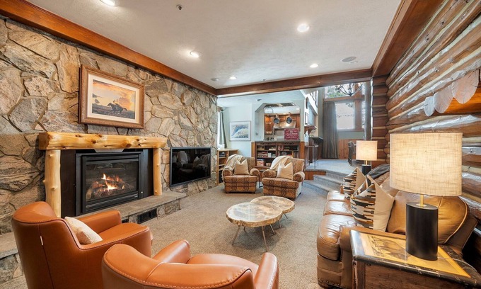 Salt Lake Mountain Resorts House | Luxury and Location in this Incredible Home with Brand New Outdoor Hot Tub and 2 Car Garage!