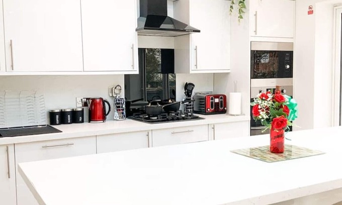 Southampton House | Luxury and spacious 3 bedroom home in Southampton