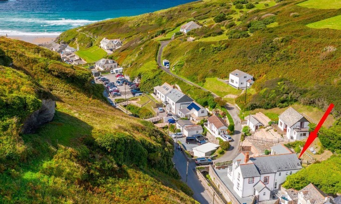 Trebarwith Strand House | Luxury and stylish accommodation just a short walk to the beach