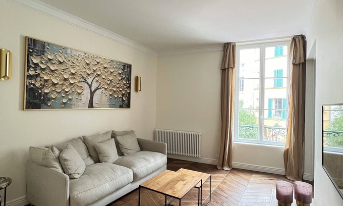 Saint-Germain-en-Laye Apartment | Luxury apartment in the center of town