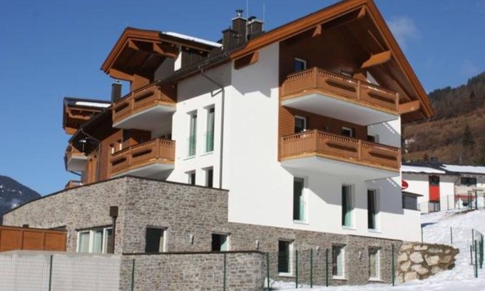 Viehhofen Apartment | Luxury apartment near slopes with large terrace