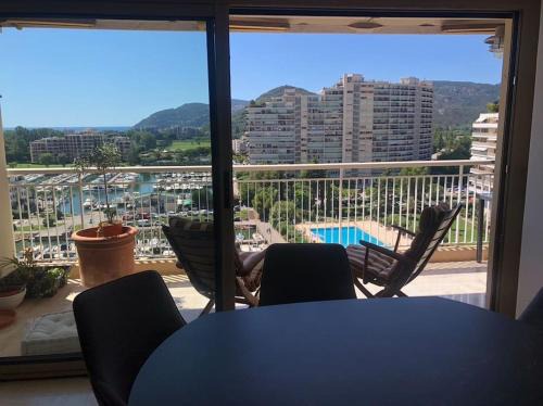 Mandelieu-La-Napoule Apartment | Luxury Apartment 4 w Pool, Sea and Mountain Views