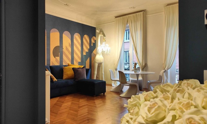 Central Station Apartment | Luxury Apart. Milan Downtown near Duomo 2 Bedrooms, 2 Baths, WiFi, AC and Subway