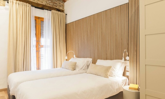 Mislata Apartment | Luxury apartament, very close to Cabañal Beach, Netflix, Late Checkout