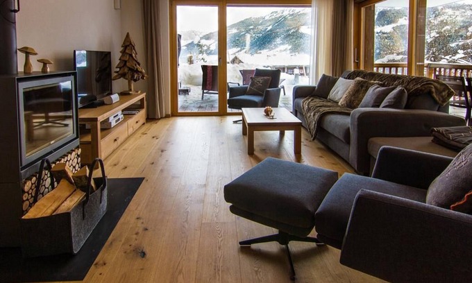 Grimentz Ski Chalet | Luxury Apartment, 2 Bedrooms with Jacuzzi Chalet Rahas A Grimentz - By Mrs Miggins