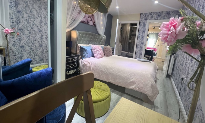 Tower Hamlets Apartment | Luxury Apartment 4 bed room in Canary Wharf