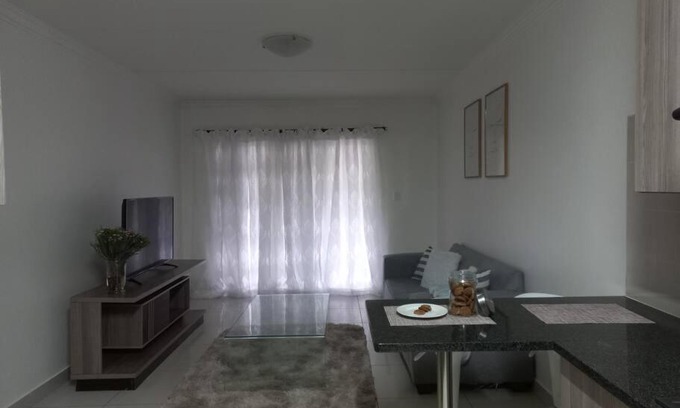 Benoni Apartment | Luxury apartment by OR tambo