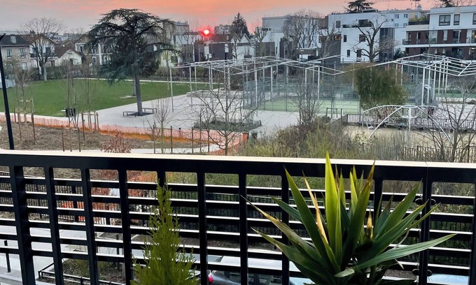 Bois-Colombes Apartment | Luxury apartment 15 minutes from Paris & La Défense