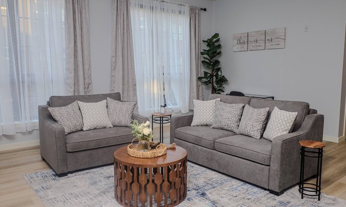 Fishtown Apartment | Luxury apartment in the heart of Philadelphia.n5 mins from restaurants and bars!