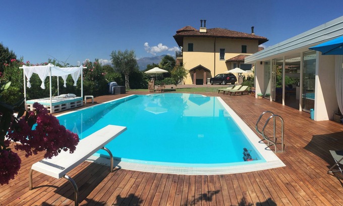 Valdengo Apartment | Luxury apartment in an old historic farmhouse on the top of a hill