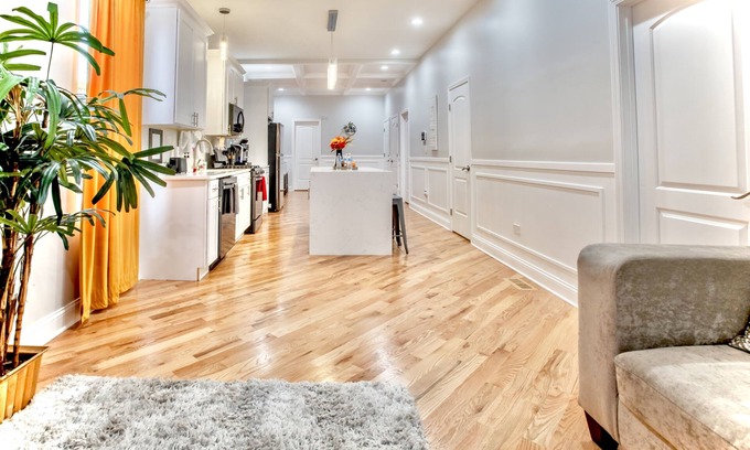 Grand Boulevard Apartment | Luxury Apartment in Bronzeville, Just Minutes from Downtown - RSV Now!