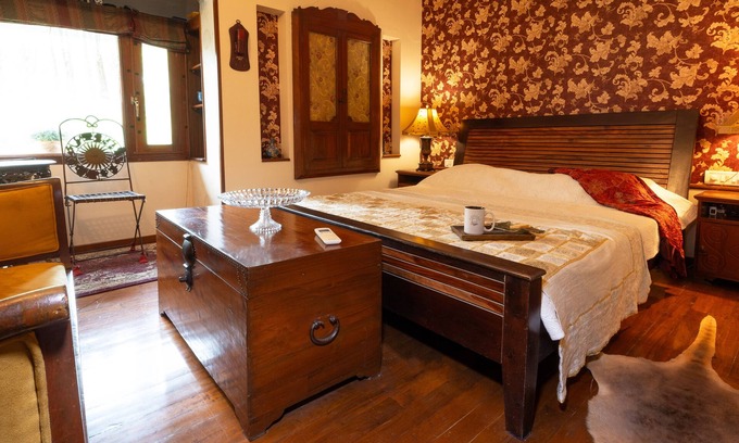 Andheri West Apartment | LUXURY APARTMENT IN GREAT LOCATION