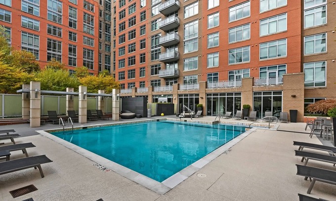 Reston Apartment | Luxury Apartment in heart of Reston 2 bedroom