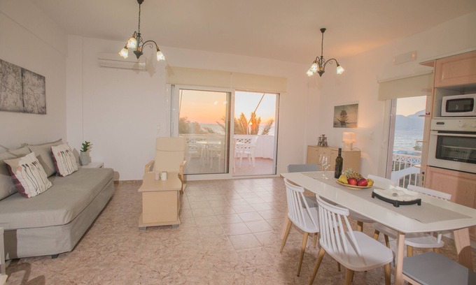 Neo Kalamaki Apartment | Luxury Apartment in Kalamaki Riviera