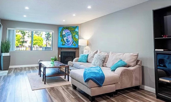 Warner Center Apartment | Luxury apartment in woodland hills