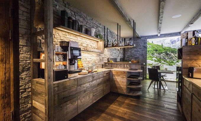 Lutago Apartment | Luxury Apartment Lodge with Terrace, Mountain View and Spa Access