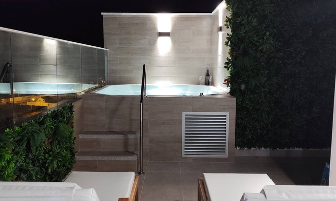 San Bartolo Apartment | Luxury apartment on San Bartolo with jacuzzi and Sea view