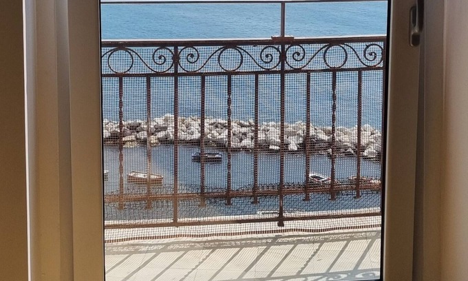 Santa Lucia Apartment | Luxury apartment on the Naples waterfront