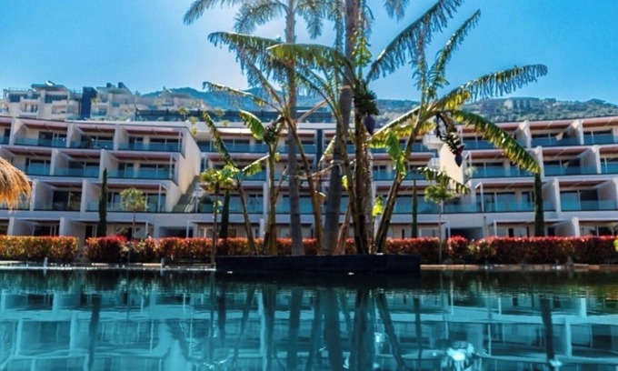 Jala Apartment | Luxury apartment - parking, pool and beach access