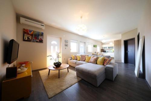 Pakostane Apartment | Luxury Apartment RougeMarin