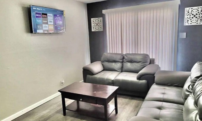 Biggs Field Apartment | Luxury Apartment Suite 5