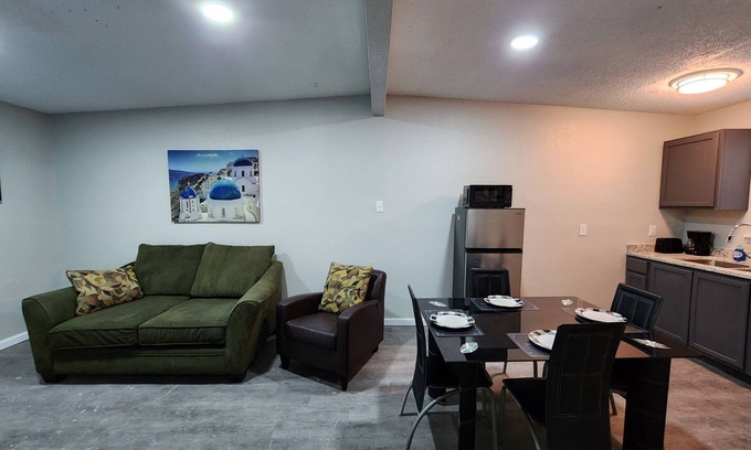 Biggs Field Apartment | Luxury Apartment Suite 8