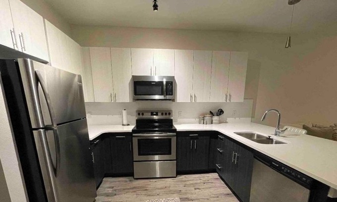 Sanford Apartment | Luxury Apartment