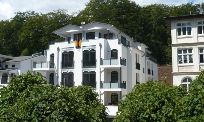 Sellin Apartment | Luxury apartment with 2 bedrooms, large balcony - only 200m to the sea