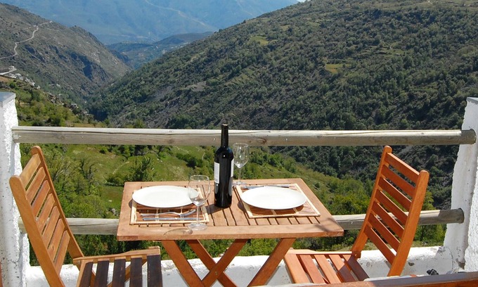 Capileira Apartment | Luxury apartment with stunning vistas!!