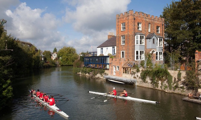 Oxford City Centre Apartment | Luxury Apartment with river views in the city centre