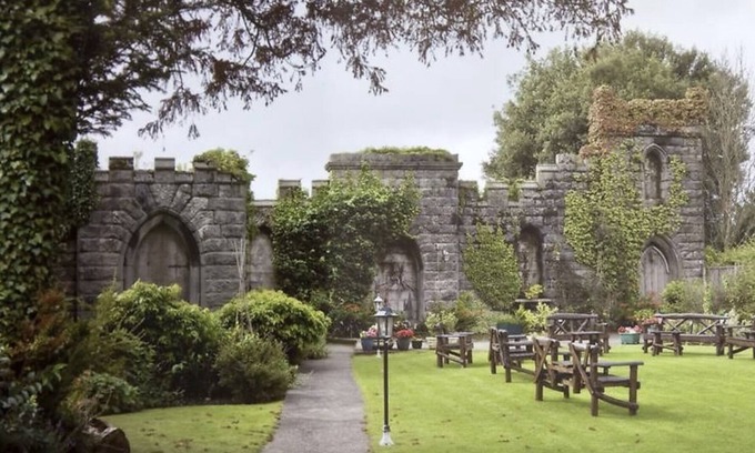 Newland Near Ulverston Apartment | Luxury Apartments in Historic Lake District Townhouse, with private gardens