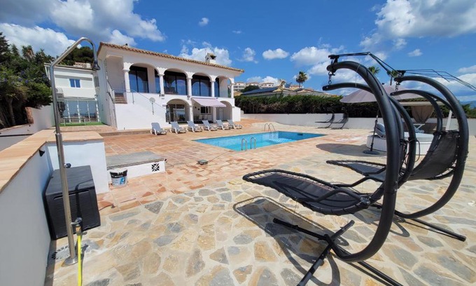 Puerto de la Duquesa Apartment | luxury apartments sea views with pool