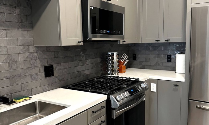 Placentia Apartment | Luxury Apt 15 Min by Disneyland