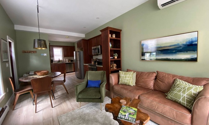 Saratoga Springs Apartment | Luxury Apt, 5 Mins From Track/Skidmore/Downtown
