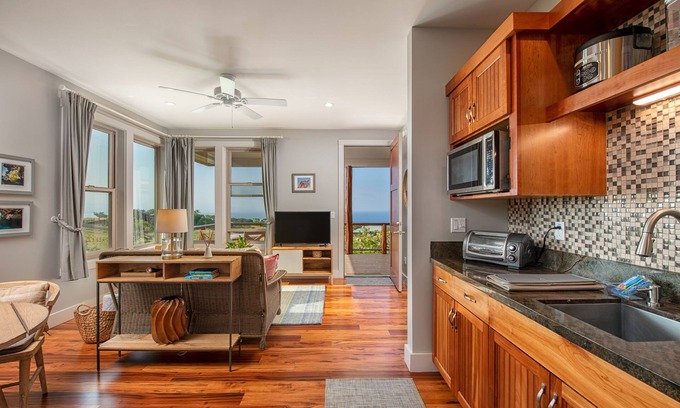 Kohala Estates House | Luxury at Great VALUE ~ OCEAN VIEWS & short drive to white sand beaches