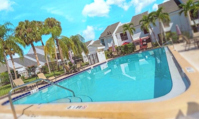 Tarpon Springs Condo | Luxury at the Palms