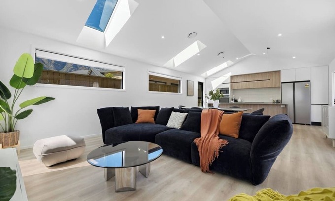 Kawarau Falls House | Luxury Away - Remarkable Retreat-Free Parking-BBQ
