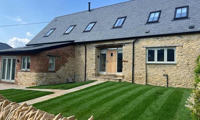 Chipping Norton House | Luxury Barn near Soho Farmhouse