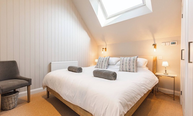 Wymondham House | Luxury Barn Retreat - Sleeps 2-4, Quiet Location in Norfolk