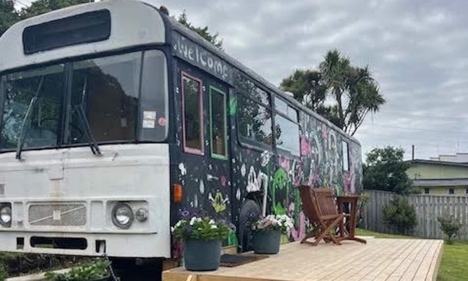 Castlecliff House | Luxury Beach Bus