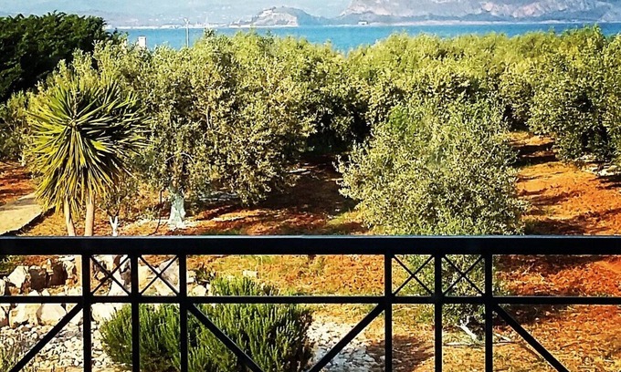 Kiveri Villa | Luxury beach-front Villa