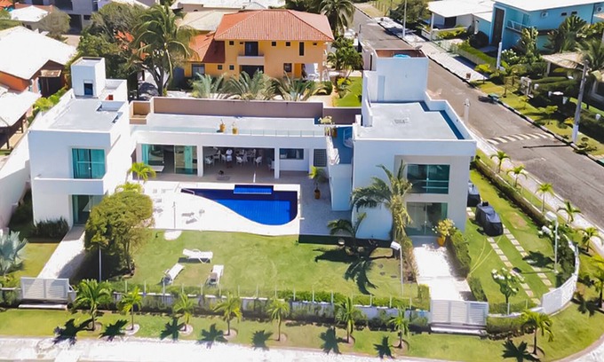 Guarajuba House | Luxury Beach House, 10 Suites, Pool and Barbecue