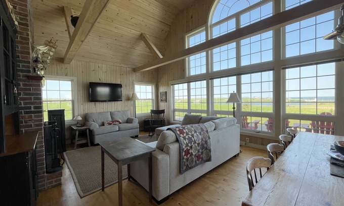French River House | Luxury Beach House With Ocean View, 3 Minute Walk To Beach