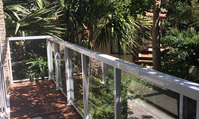 Joao Fernandes House | Luxury beach house in ferradura, 4 bedrooms, 2 suites, condominium, swimming pools.