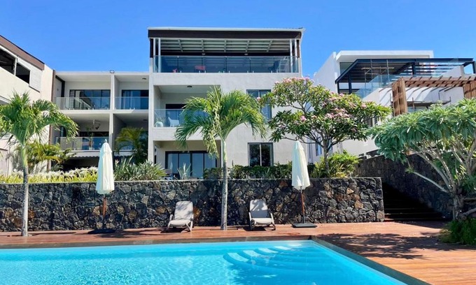 Pointe aux Biches Apartment | Luxury beach house with spectacular sea view and pool